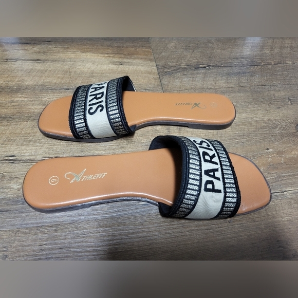 Athlefit Paris Slide Sandals with Black and Tan Straps Size 9 - Picture 2 of 7